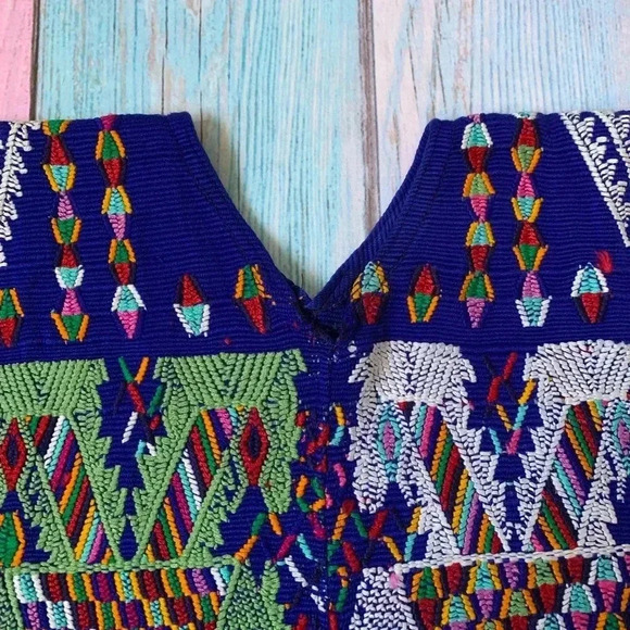 Beautiful Guatemalan huipil embroidered top - Picture 7 of 9